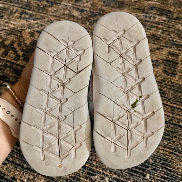 Size 7c girls Nike runners - Picture 3 of 3